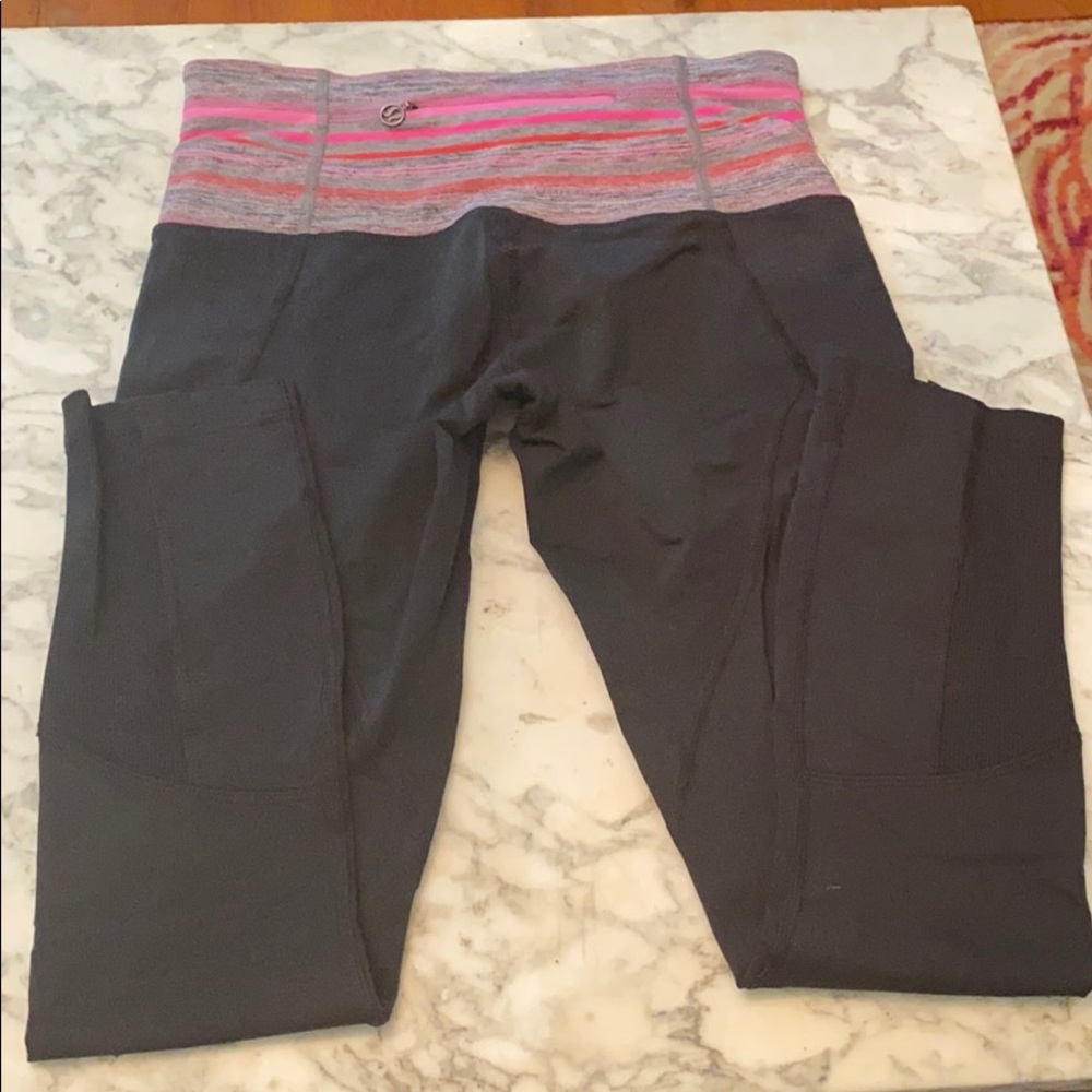 Cutest ruffled lululemon running tight 7/8 length